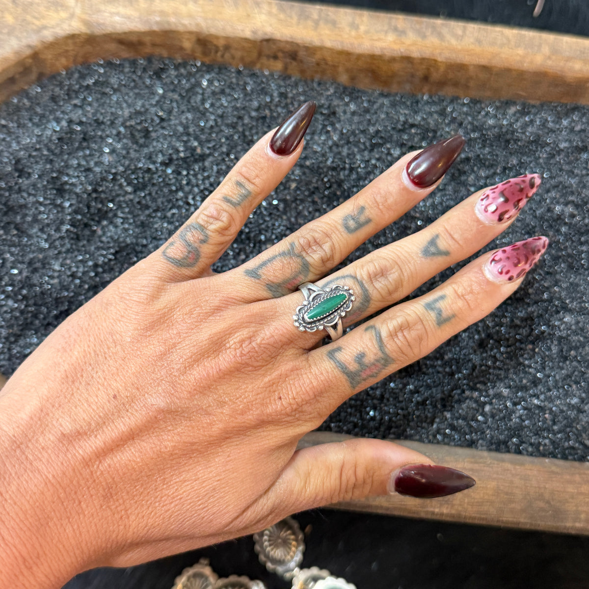 Size 8 Vintage Navajo Sterling Silver Malachite Ring