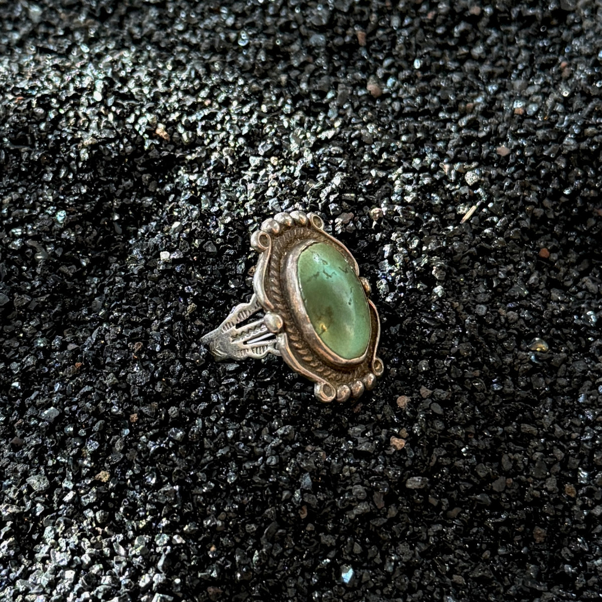 Size 7.75 Vintage Turquoise Silver Ring