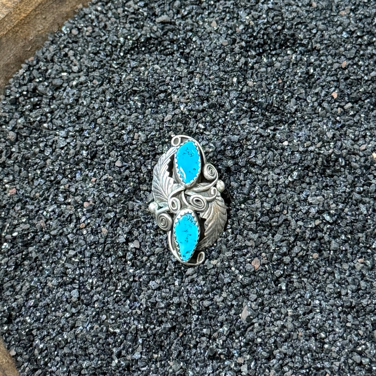 Size 8 Vintage Navajo Sterling Turquoise Feather Ring