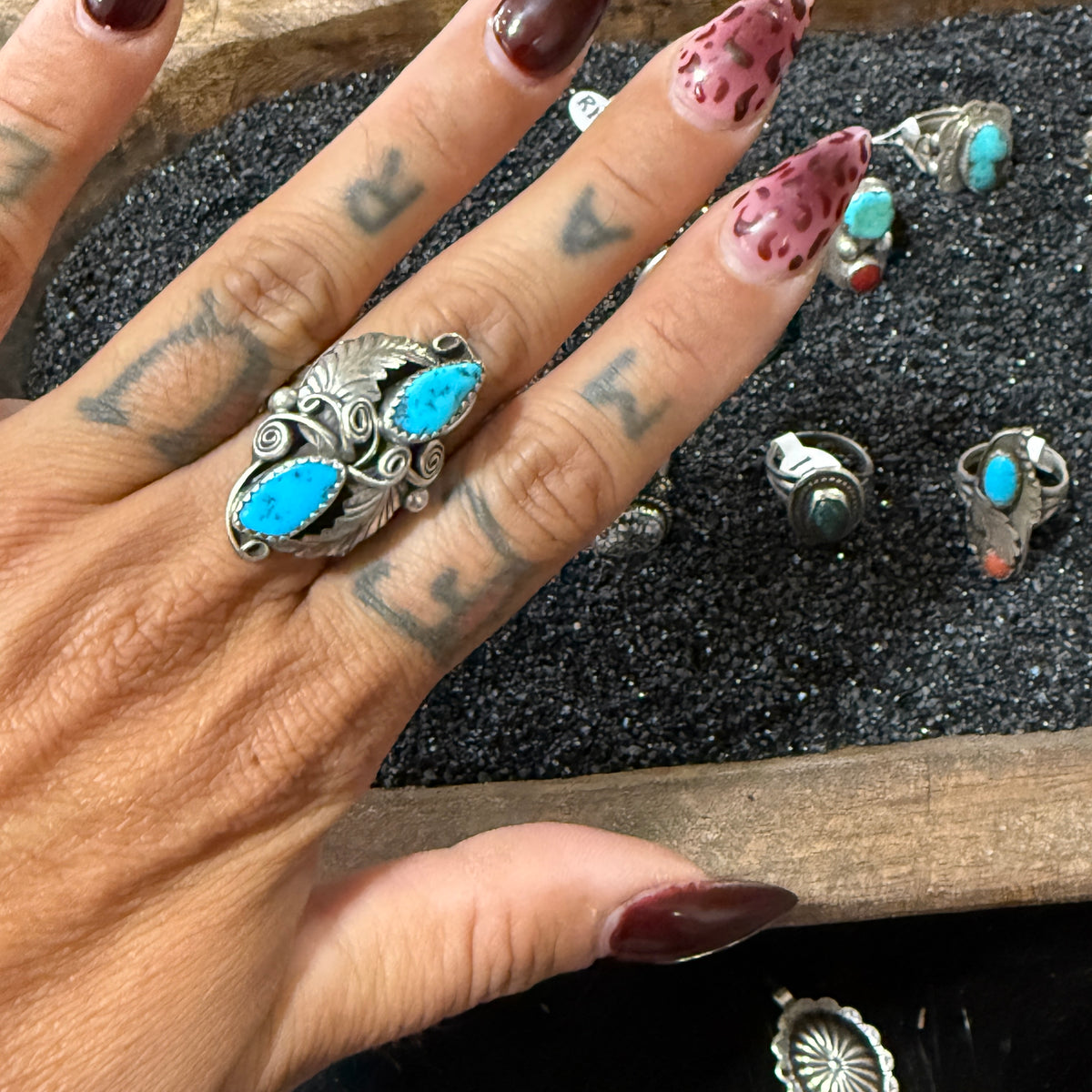 Size 8 Vintage Navajo Sterling Turquoise Feather Ring