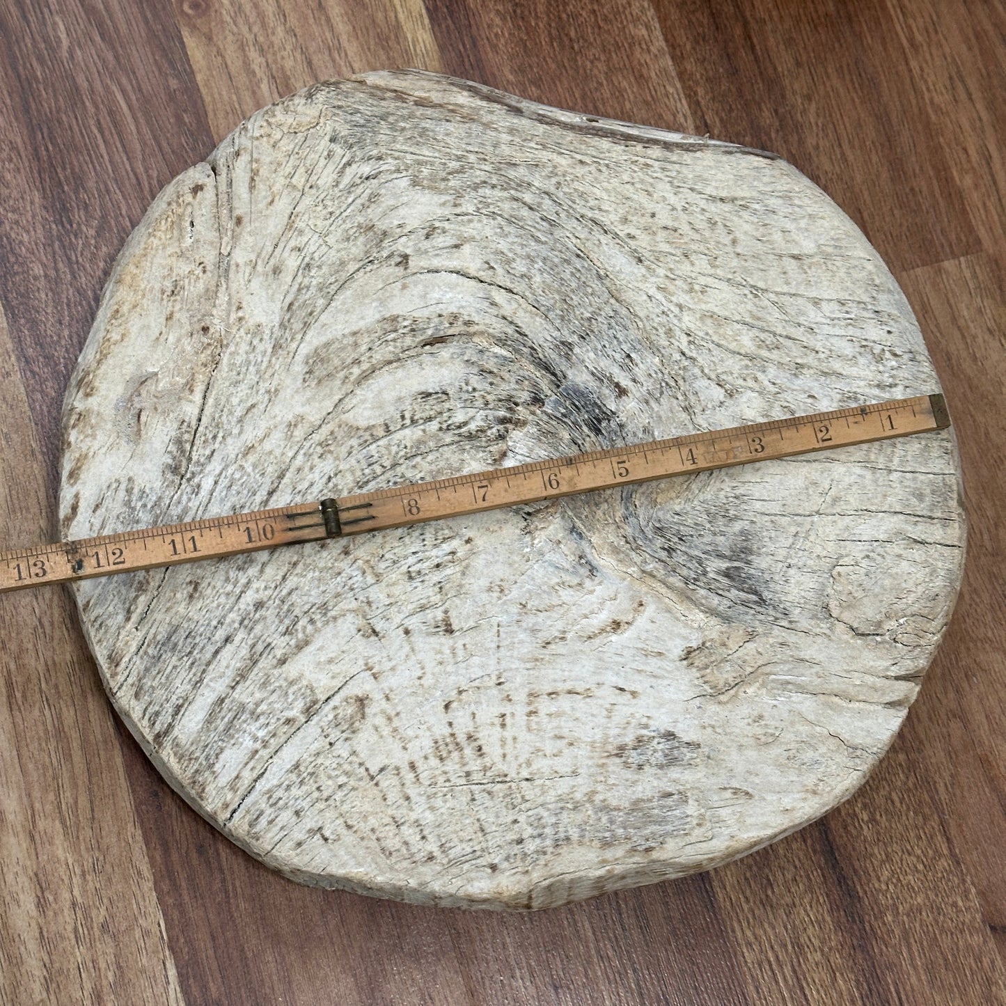 Vintage Wood Riser — Round