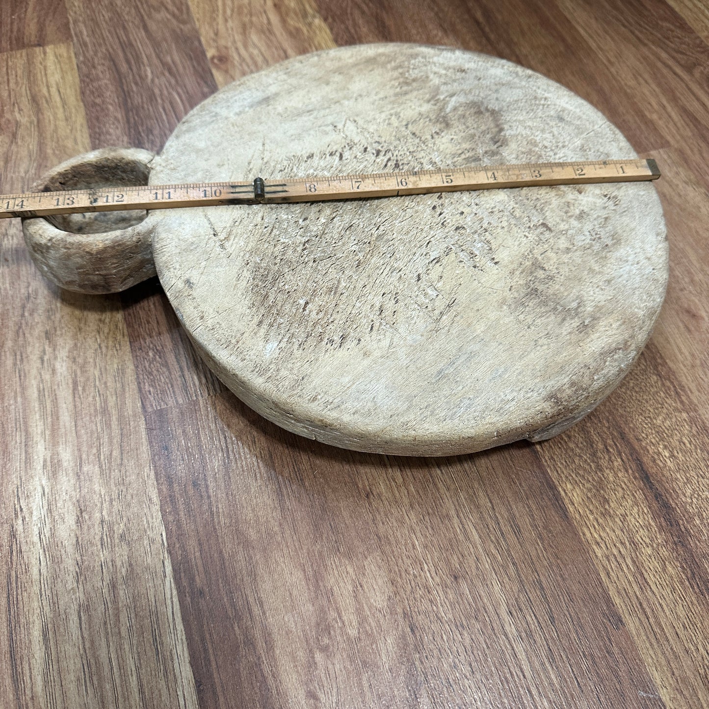 Vintage Wood Riser — Round