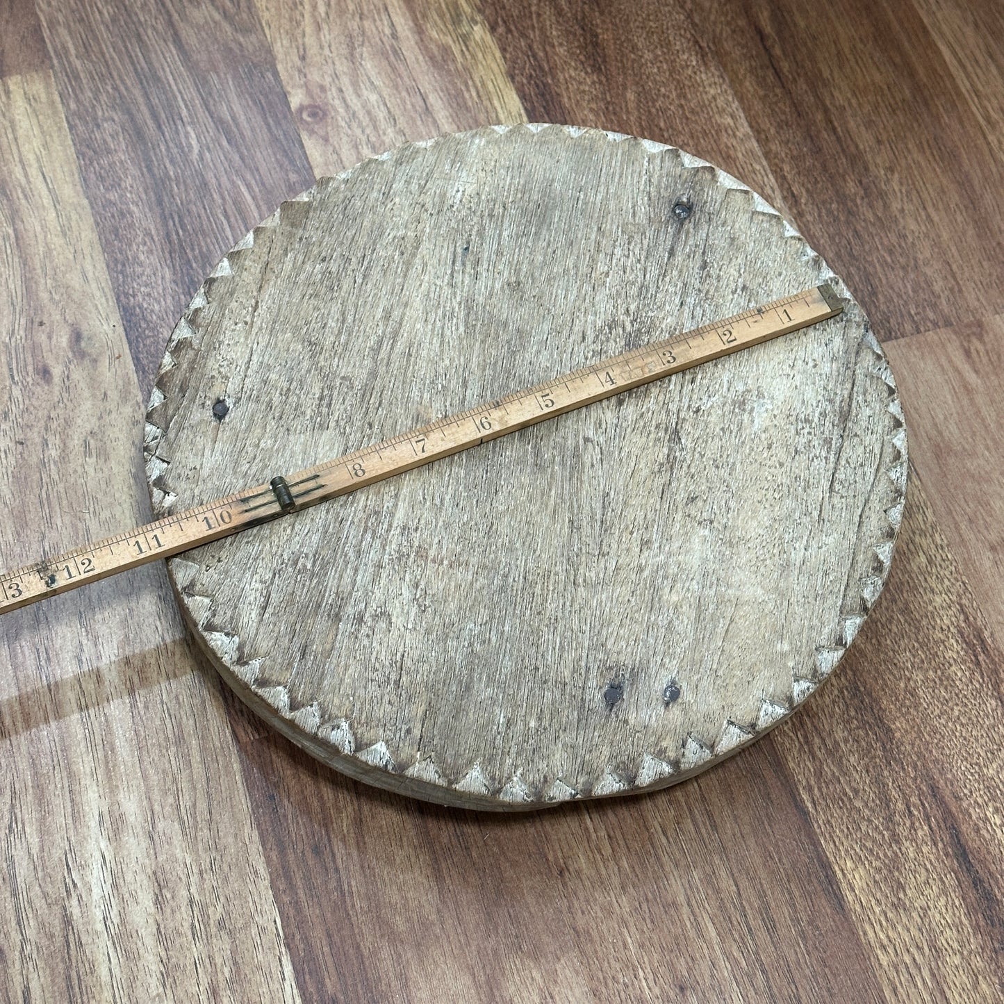 Vintage Wood Riser — Round